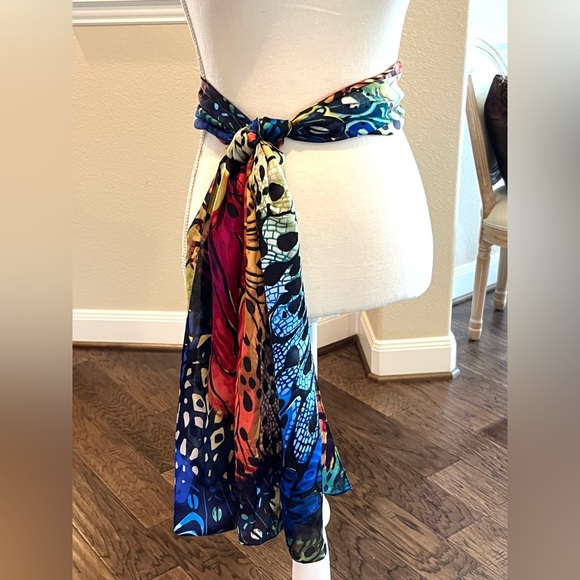 Vibrant Multicolor Scarf with Abstract Design Butterfly Design - Picture 3 of 15